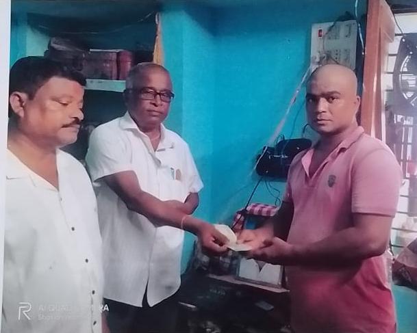 You are currently viewing କଟକ ମୋଟର କର୍ମଚାରୀ ୟୁନିଅନ୍ ପକ୍ଷରୁ ସହାୟତା ପ୍ରଦାନ।