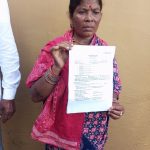 Read more about the article ପାରିନୁଆ ଗାଁ ରାଜନୈତିକ ହିଂସା ମାମଲା, ସାମ୍ବାଦିକ ସମ୍ମିଳନୀ ରେ ନ୍ୟାୟ ମାଗିଲେ ମହିଳା