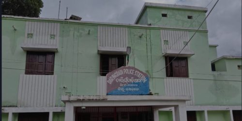 ସମ୍ପର୍କୀୟ ପୁତୁରା ବିଧବା ଖୁଡି ର ଲୁଟିନେଲା ସୁନା ଗହଣା : ୨ ମହିଳା ଗିରଫ : ଜଣେ ଫେରାର : ତଦନ୍ତ ଅବ୍ୟାହତ