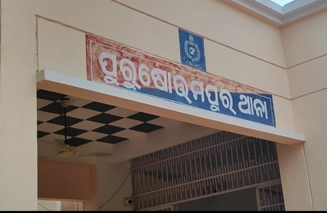 You are currently viewing ଶିକୁଳା ଗ୍ରାମରେ ଦୋକାନୀଙ୍କୁ ଖଣ୍ଡାରେ ହାଣିଲେ କିଛି ମୁଖା ଧାରୀ ଦୁବୃତ୍ତ ,