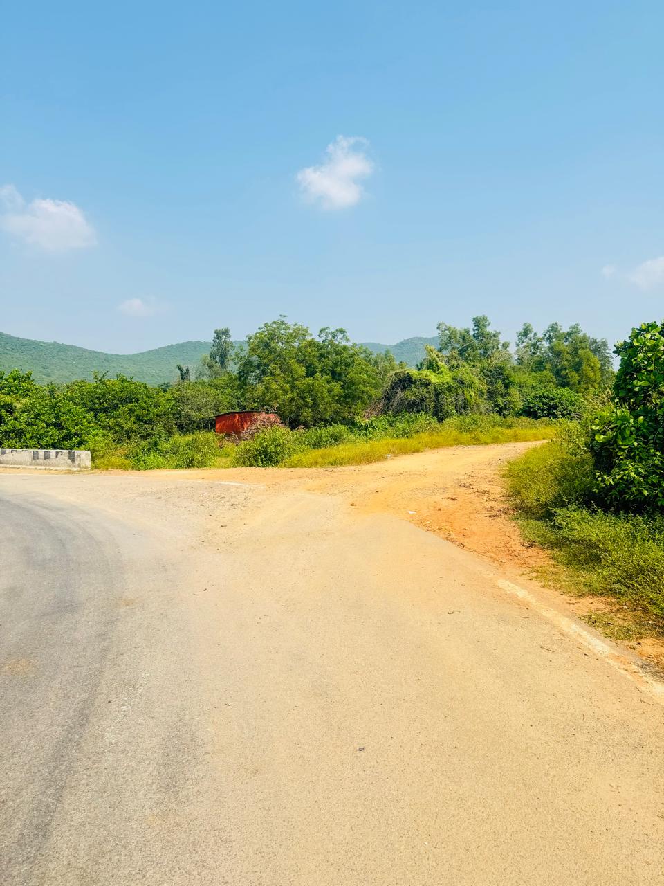 You are currently viewing ଖଣି ମନ୍ତ୍ରୀ ଙ୍କ ଜିଲ୍ଲା ରେ କୋଟି କୋଟି ଟଙ୍କା ର ଖଣିଜ ସମ୍ପଦ ଲୁଟ, ମନେରେଗା ଯୋଜନା ରେ 8 ଲକ୍ଷ ଟଙ୍କା ବ୍ୟୟ କରି କ୍ରସର କୁ ରାସ୍ତା ଯୋଗାଇଛି ଖଲ୍ଲିକୋଟ ବ୍ଲକ