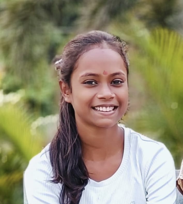 You are currently viewing ଦୁଇ ବାଳିକା ଓ ଜଣେ ବାଳକ କୁ ପୋଖରୀ ରୁ ଉଦ୍ଧାର କରିବାକୁ ଯାଇ ଜଳ ସମାଧି ହୋଇଗଲେ ବଡ ଭଉଣୀ