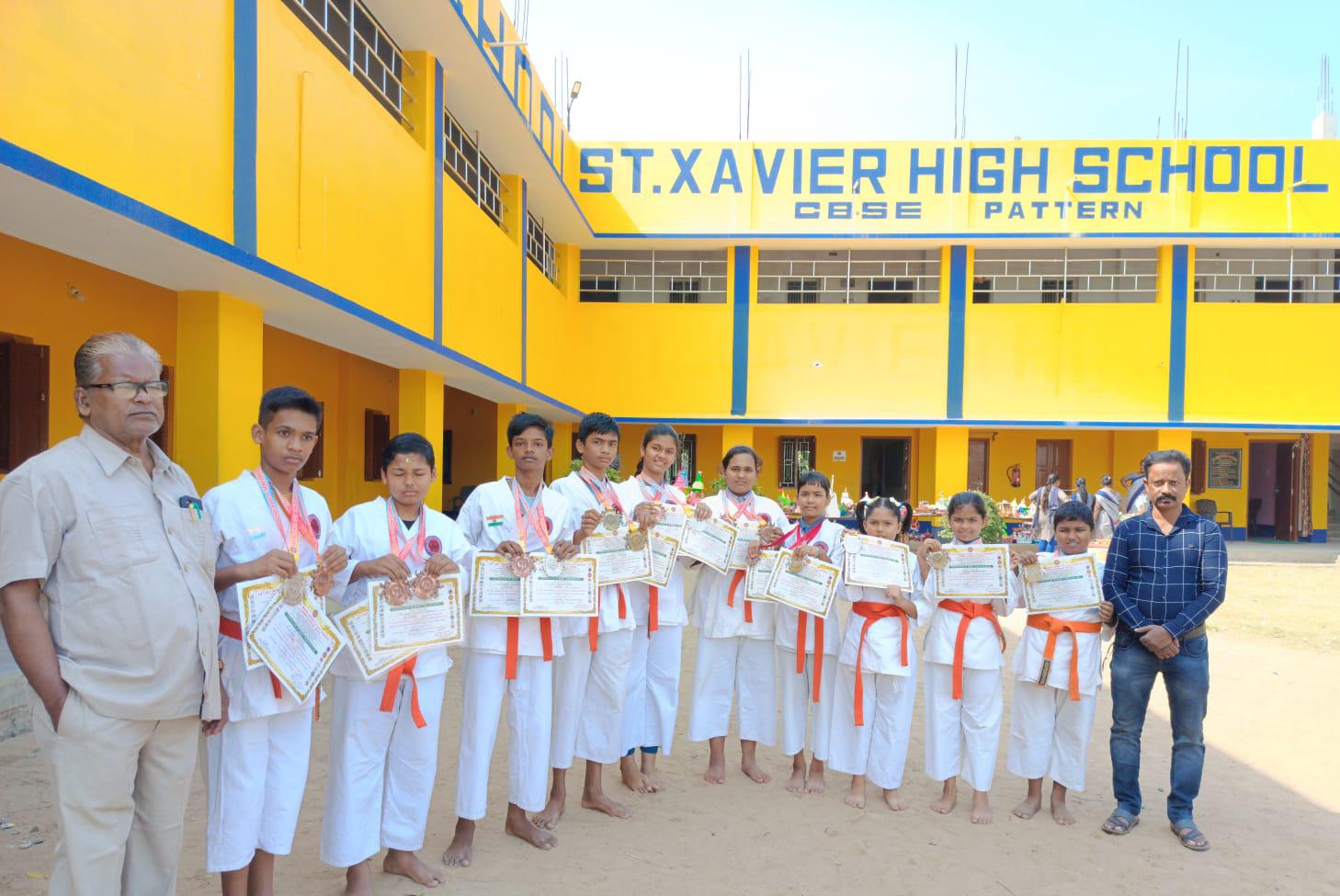 You are currently viewing ଅଲ୍ ଇଣ୍ଡିଆ କରାଟେ ଚମ୍ପିୟାନସିପରେ ସେଣ୍ଟ ଯାଭିୟର୍ ହାଇସ୍କୁଲ ବିଦ୍ୟାର୍ଥୀଙ୍କ କୃତିତ୍ୱ ,