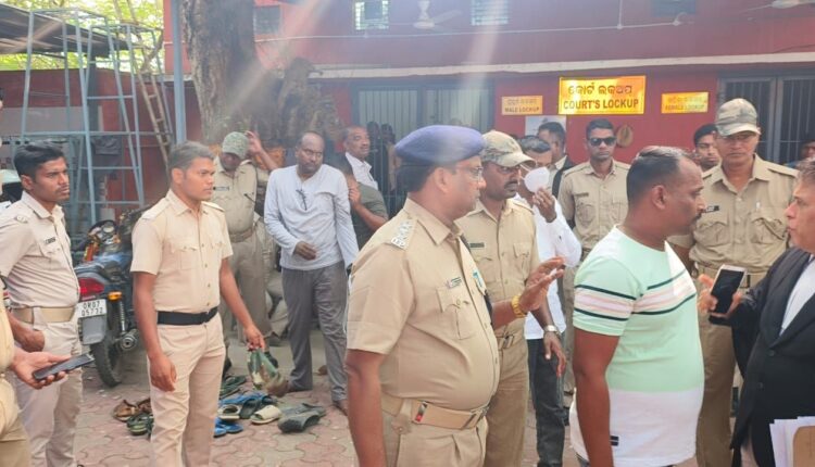 You are currently viewing ସୂଚନା ଅଧିକାର କର୍ମୀ ଅଭିମନ୍ୟୁ ପଣ୍ଡା ହତ୍ୟା ମାମଲା: ୬ ଜଣଙ୍କୁ ଆଜୀବନ କାରାଦଣ୍ଡାଦେଶ