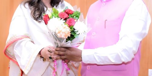 ବଲିଉଡ୍‌ ଫିଲ୍ମ ପ୍ରଯୋଜକ ଏକତା କପୁର ଓଡିଶା ର ମୁଖ୍ୟମନ୍ତ୍ରୀ ମୋହନ ଚରଣ ମାଝୀ ଙ୍କୁ ଫିଲ୍ମ ଦେଖିବା ପାଇଁ ନିମନ୍ତ୍ରଣ