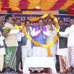 Read more about the article ସାନ୍ତାଳୀ ଭାଷା ତଥା ଅଲ୍‌ଚିକି ଲିପିରେ ଶିକ୍ଷାକୁ ପ୍ରାଧାନ୍ୟ ଦେବା ପାଇଁ ସାନ୍ତାଳୀ ଲେଖକ ମାନଙ୍କୁ ମୁଖ୍ୟମନ୍ତ୍ରୀ ପରାମର୍ଶ