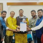 Read more about the article ब्लॉक दफ्तर में “पत्रकारों का प्रवेश निषेध” पोस्टर लगाए जाने की घटना,जेसीआई की ओडिशा टिम ने राजस्व मंत्री को शिकायत पत्र सौंपा।