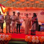 Read more about the article ସଡ଼କ ଦୁର୍ଘଟଣାରେ ଜୀବନ ହାନୀ ଜାତି ଓ ସମାଜ ପାଇଁ ଅପୂରଣୀୟ କ୍ଷତି :- ଜୀବନର ଗୁରୁତ୍ୱକୁ ଉପଲବ୍ଧ କରିବାକୁ ଜିଲ୍ଲାପାଳଙ୍କ ପରାମର୍ଶ :