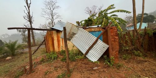 କାଳ ବୈଶାଖୀର କରାଳ ରୂପ : ପ୍ରବଳ ବର୍ଷା ଓ ପବନରେ ଘରର ଛପର ଉଡ଼ିଗଲା