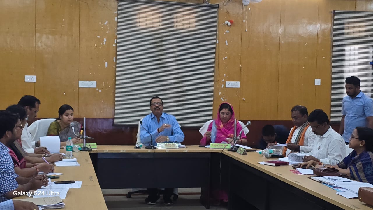 You are currently viewing ସୁବର୍ଣ୍ଣପୁରରେ ରାଜସ୍ଵ ମନ୍ତ୍ରୀଙ୍କ ସମୀକ୍ଷା :