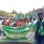 Read more about the article ଖଲ୍ଲିକୋଟ ; ବିଜେଡି ପାଳିଲା ବିଜୁ ଜୟନ୍ତୀ ବ୍ଲକ କାର୍ଯ୍ୟାଳୟ ରେ କର୍ମଚାରୀ ମାନଙ୍କ ସହ ବିଜୁ ଙ୍କୁ ପୁଷ୍ପମାଲ୍ୟ ଦେଲେ ବିଧାୟକ .