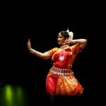 Read more about the article गुरु पंकज उत्सव एवं माहारी सम्मान की उद्घाटन संध्या में नृत्य शिल्पी आद्याशा मिश्रा ने ओडिसी नृत्य से दर्शकों को मंत्रमुग्ध कर दिया।