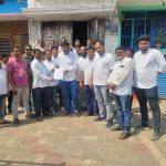 Read more about the article ଲଘୁଚାପ ଜନିତ କ୍ଷତି ପୂରଣ ଟଙ୍କା ଆକ୍ସିସ ବେଙ୍କ ଦେଇନଥିବାରୁ ବେଙ୍କ ଆଗ ରେ ଚାଷୀଙ୍କ ଆନ୍ଦୋଳନ |