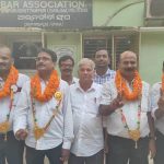 Read more about the article ପୁରୁଷୋତ୍ତମପୁର ଓକିଲ ସଂଘ ସଭାପତି କୃଷ୍ଣ ଚନ୍ଦ୍ର ଗୌଡ଼, ଓ ରବୀନ୍ଦ୍ର ସମ୍ପାଦକ ନିର୍ବାଚିତ