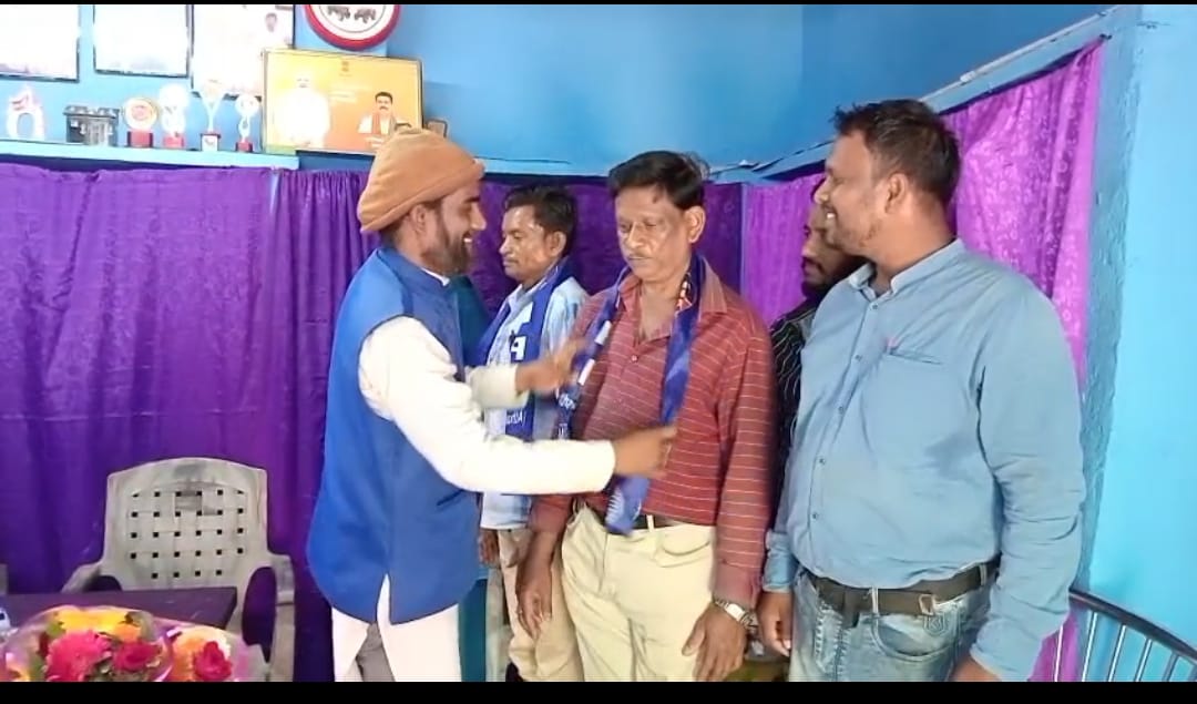 You are currently viewing RPI ରେ ଯୋଗଦେଲେ କଂଗ୍ରେସ ଓ BSP ନେତା ।