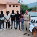 Read more about the article ପୁଲିସ ଜାଲରେ ୫ଜଣିଆ ଡକାୟତ ଗ୍ୟାଙ୍ଗ୍: ଲୁଟି ନେଇଥିବା ଲକ୍ଷେ ଟଙ୍କା ସହ ଦାମିକା କାର୍ ଓ ଅସ୍ତ୍ରଶସ୍ତ୍ର ଜବତ