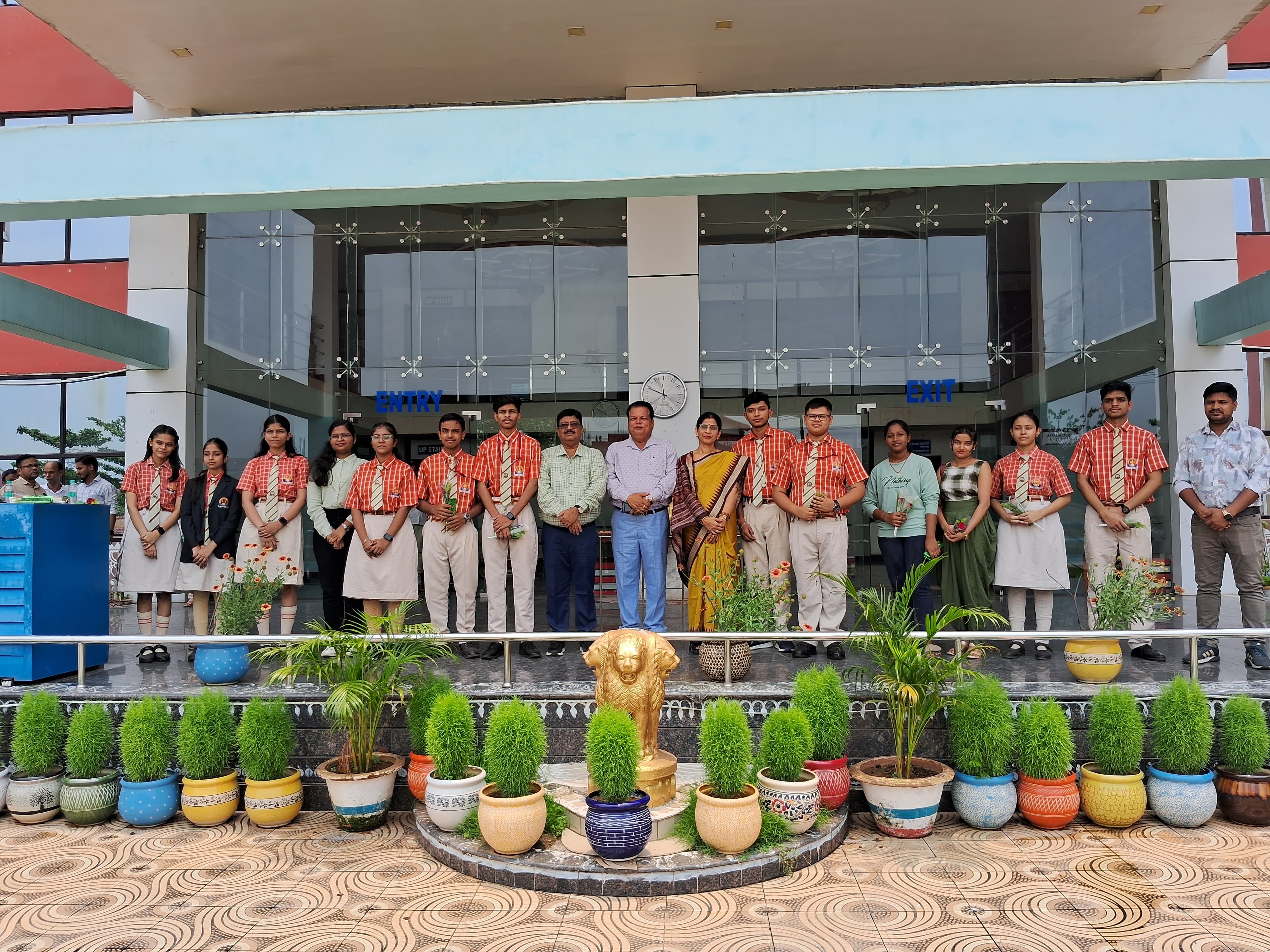 You are currently viewing ଆଦର୍ଶ ଇଣ୍ଟରନ୍ୟାସନାଲ ସ୍କୁଲରେ ମେଧାବୀଙ୍କୁ ସମ୍ବର୍ଦ୍ଧନା