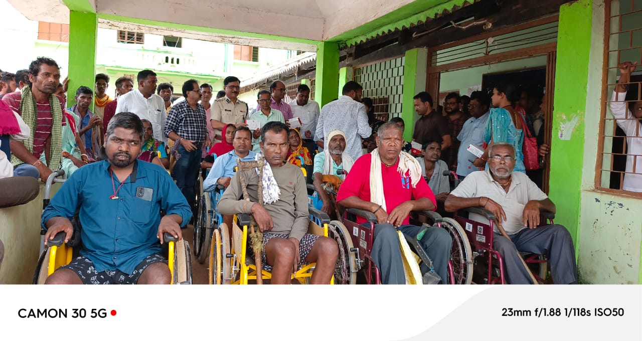 You are currently viewing ରାଇଘର ଠାରେ ଅତିରିକ୍ତ ଜିଲାପାଳ ଏବଂ ଆରକ୍ଷୀ ଅଧିକ୍ଷକଙ୍କ ଯୁଗ୍ମ ଅଧ୍ୟକ୍ଷତାରେ ଏକ ଜନଶୁଣାଣି ଶିବିର ଅନୁଷ୍ଠିତ।