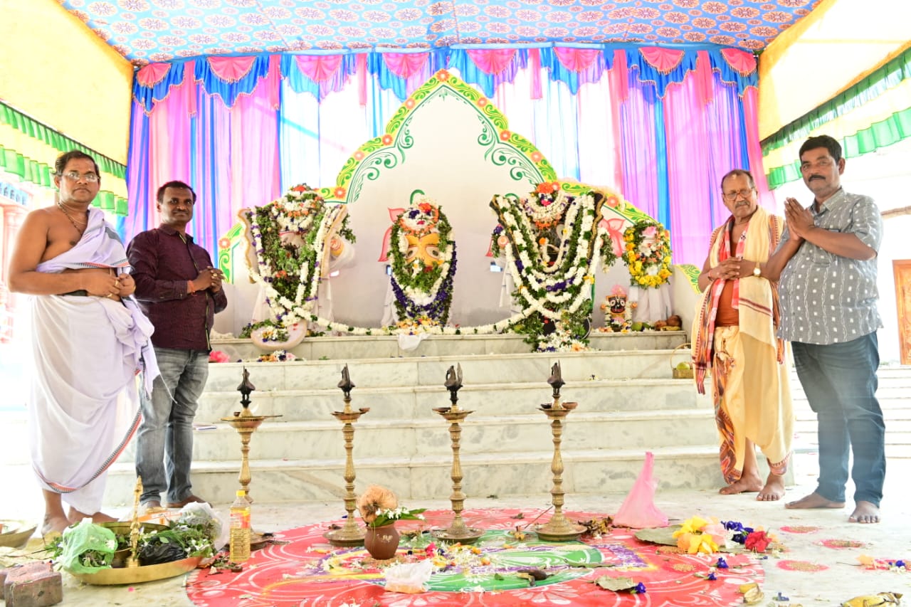 You are currently viewing ଶ୍ରୀ ଜଗନ୍ନାଥ ମନ୍ଦିରରେ ଦେବସ୍ନାନ ପୂର୍ଣ୍ଣିମା ନୀତି ସମ୍ପନ୍ନ: ଗଜାନନ ବେଶରେ ଦର୍ଶନ ଦେଲେ ମହାବାହୁ