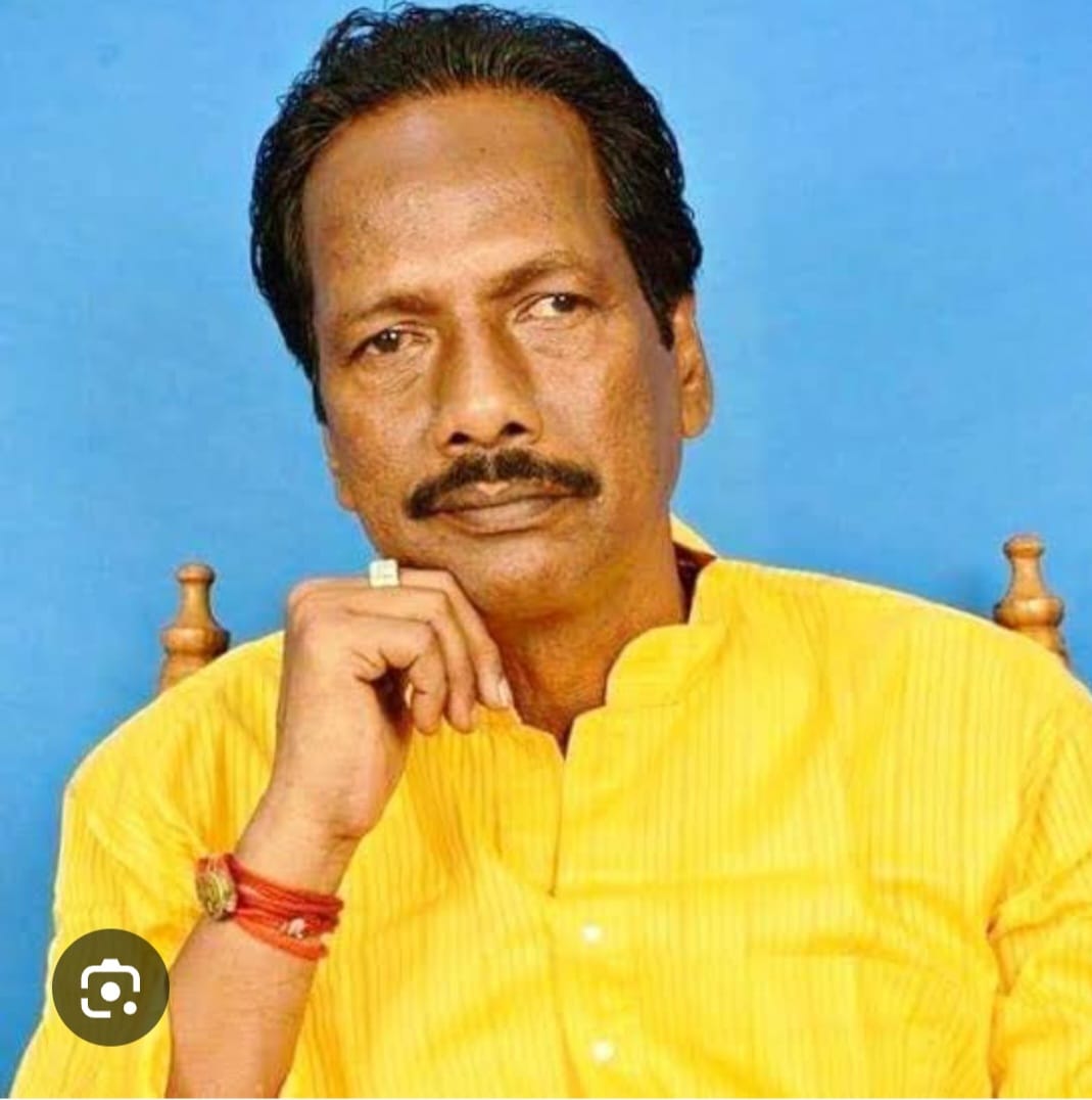 You are currently viewing ଗାଁ ଦାଣ୍ଡ କଙ୍ଗାରୁ କୋର୍ଟ ,୨ ଦଳିତଙ୍କୁ ନିଧୁୁମ୍‌‍ ମାଡ଼ ସହ ଅଧାଲଣ୍ଡା କରି ଆଣ୍ଠେଇ ଚଳାଇବା ଘଟଣା କୁଦୃଢ଼ ନିନ୍ଦା ସହ ଏସପି ଙ୍କୁ ଭେଟିଲେ ରାଜ୍ୟ ବିଜେଡ଼ି ଏସ୍‌‍ସି ସେଲ ଆବାହକ ମହେଶ ସାହୁ ।।