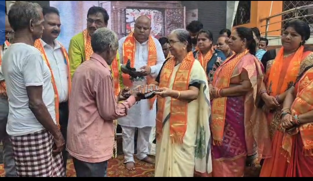 You are currently viewing ଆନନ୍ଦ ଉଲ୍ହାସ ସହ କେନ୍ଦ୍ରମନ୍ତ୍ରୀ ଧର୍ମେନ୍ଦ୍ର ପ୍ରଧାନ ଙ୍କ ଜନ୍ମଦିନ ପାଳିଲେ ତାଳଚେର ବାସୀ