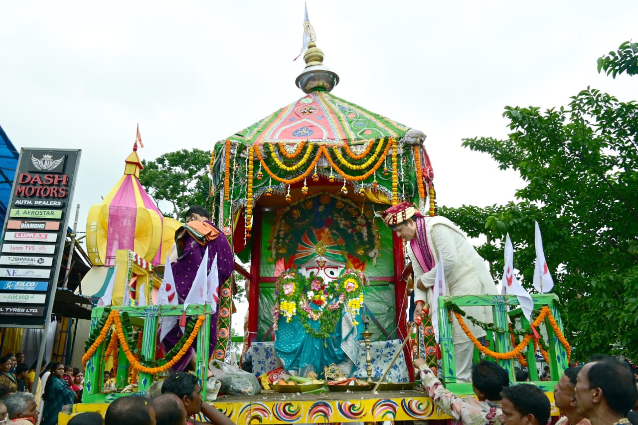 You are currently viewing ବାଲିଗୁଡା ରେ ପବିତ୍ର ବାହୁଡା ଯାତ୍ରା ପାଳିତ : ଜନ୍ମବେଦୀ ଛାଡ଼ି ରତ୍ନବେଦୀକୁ ଯାତ୍ରା କଲେ ବ୍ରହ୍ମାଣ୍ଡପତି