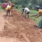 Read more about the article ଚାନ୍ଦା ଆଦାୟ କରି ରାସ୍ତା ମରାମତି କଲେ କପାଟପାଣି ଗ୍ରାମବାସୀ |