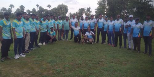 ପୁରୁଷୋତ୍ତମପୁର ସହର ରେ ପୋଲିସ ଓ ଲୋକଙ୍କ ମଧ୍ୟରେ ବନ୍ଧୁତ୍ୱ ପୁର୍ଣ କ୍ରିକେଟ ମେଚ ଅନୁଷ୍ଠିତ .