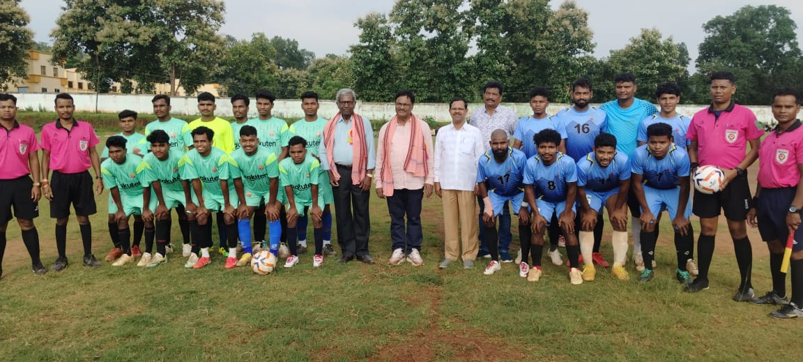 You are currently viewing ୭୯ ତମ ସ୍ୱାଧୀନତା ଦିବସ ଉପଲକ୍ଷେ ଫୁଟବଲ ଚମ୍ପିୟାନ ସିପ ଉଦଘାଟିତ: ଢୁପା ଦଳ ଦିଜୟୀ