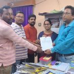 Read more about the article ବେଗୁନିଆପଡା ବ୍ଲକରେ ରାଜସ୍ବ ଅମଲା ଙ୍କ ସମୂହ ଛୁଟିରେ ଯିବାପାଇଁ ଦରଖାସ୍ତ ପ୍ରଦାନକୋଦଳା