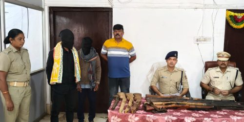 ଅପରେସନ ପ୍ରହାର ର ସଫଳତା : ୫ ଟି ଦେଶୀବନ୍ଧୁକ ଓ ସାମଗ୍ରୀ ସହ ୧୨୭ କେଜି ଗଞ୍ଜେଇ ଜବତ ,ଦୁଇ ଗିରଫ