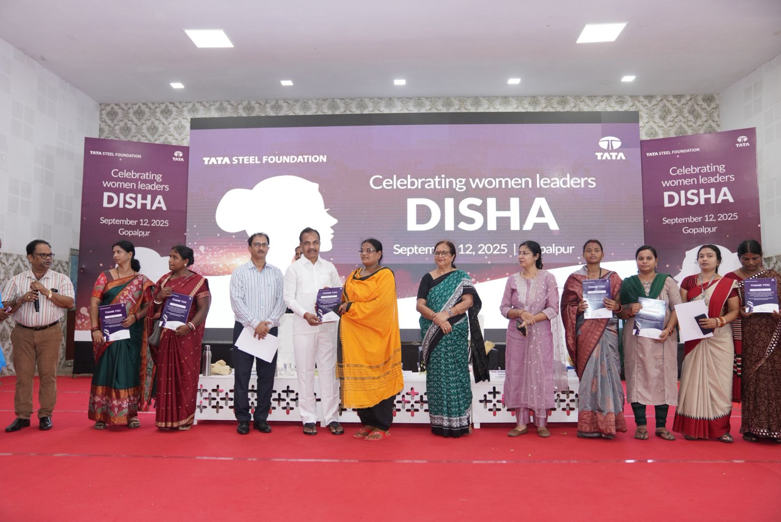 You are currently viewing Cabinet Minister Shri Bibhuti Bhusan Jena Honours 600 Women Leaders at the convocation of Disha in Berhampur• Programme has empowered nearly 5,000 women leaders, across Odisha• Minister commends Tata Steel Foundation’s Disha for driving women empowerment.