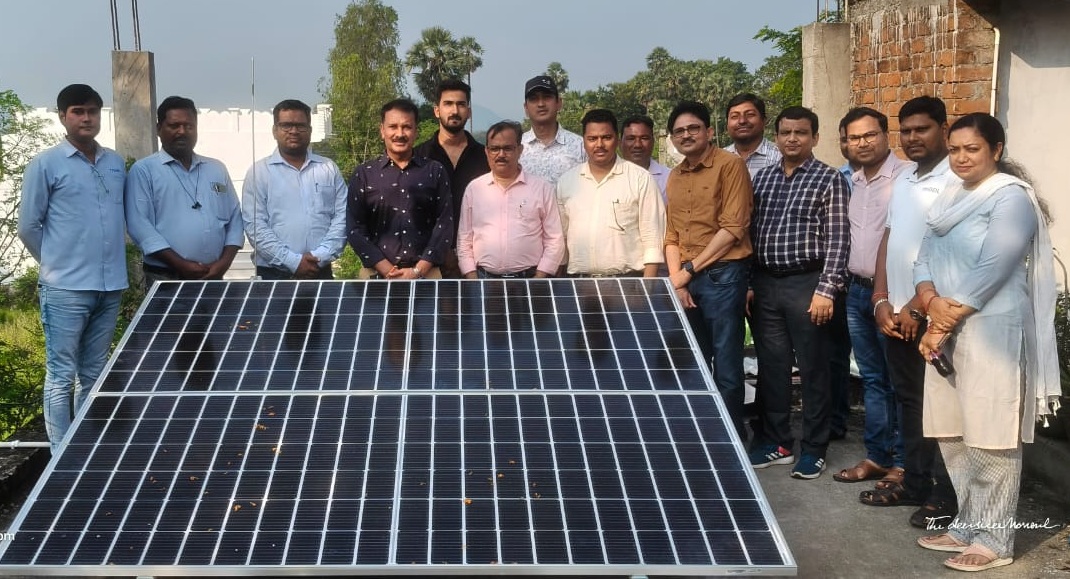 You are currently viewing ସୌର ବିପ୍ଳବରେ ସାମିଲ ହେଲା ଭାଟକୁମରଡ଼ା ଗାଁ