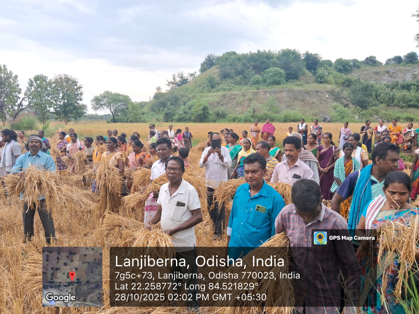 You are currently viewing ଲାଞ୍ଜିବେର୍ଣା ରେ ଗ୍ରାମ ବାସୀଙ୍କ ତୀବ୍ର ବିରୋଧ ଧାନ ଚାଷ ମଧ୍ଯରେ ଜମି ଅଧୂଗ୍ରହଣ ପ୍ରକ୍ରିୟା,