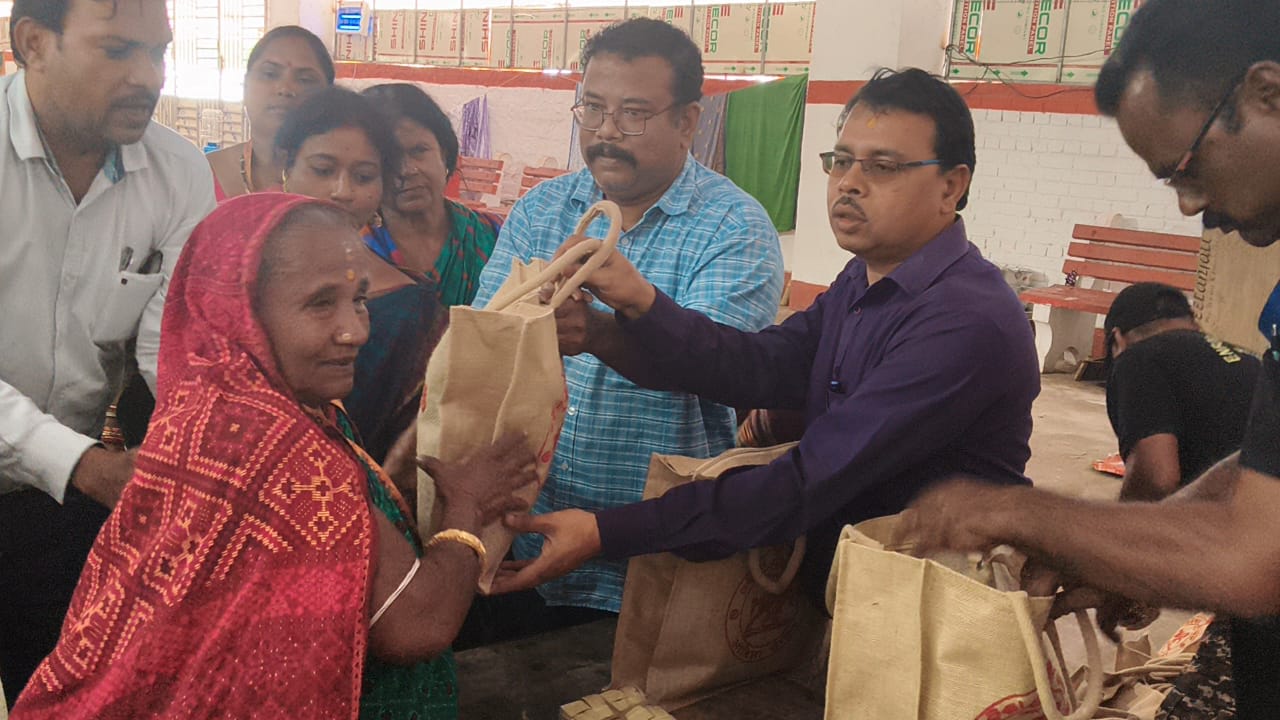 You are currently viewing ହବିଷ୍ୟାଳୀ ମା ମାନଙ୍କର ଘରବାହୁଡା ପ୍ରସ୍ତୁତି।