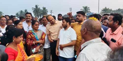 ସାଂସଦ ଓ ବିଧାୟକଙ୍କ ଦ୍ଵାରା ରଘୁନାଥପୁର ଠାରୁ ନରେନ୍ଦ୍ରପୁର ରାସ୍ତା ନିର୍ମାଣର ଭିତି ପ୍ରସ୍ତର ଓ ଅତିରିକ୍ତ ଶ୍ରେଣୀଗୃହର ଶୁଭ ଉଦ୍ଘାଟନ