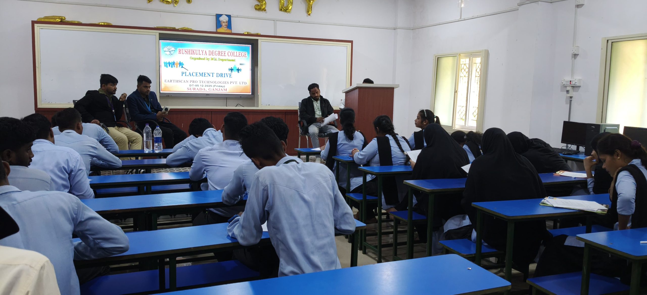 You are currently viewing ଋଷିକୁଲ୍ୟା ସ୍ନାତକ ମହାବିଦ୍ୟାଳୟ ରେ କ୍ୟାମ୍ପସ ନିଯୁକ୍ତି ଚୟନ