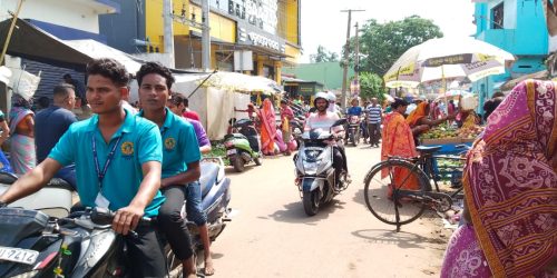 ଛତ୍ରପୁର ସହର ର ସାମଗ୍ରିକ ବିକାଶ ନିମନ୍ତେ ଗଞ୍ଜାମ ଜିଲ୍ଲାପାଳଙ୍କ ଦୃଷ୍ଟି ଆକର୍ଷଣ କଲେ ପୂର୍ବତନ ବିଧାୟକ