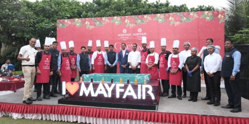 ମେଫେୟାର ହୋଟେଲ ଆଣ୍ଡ ରିସର୍ଟର ବାର୍ଷିକ କେକ୍ ମିଶ୍ରଣ ସମାରୋହ