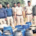 Read more about the article ୨୦ ଲକ୍ଷ ଟଙ୍କାର ଦେଶୀମଦ ଜବତ, ମହିଳା ଗିରଫ