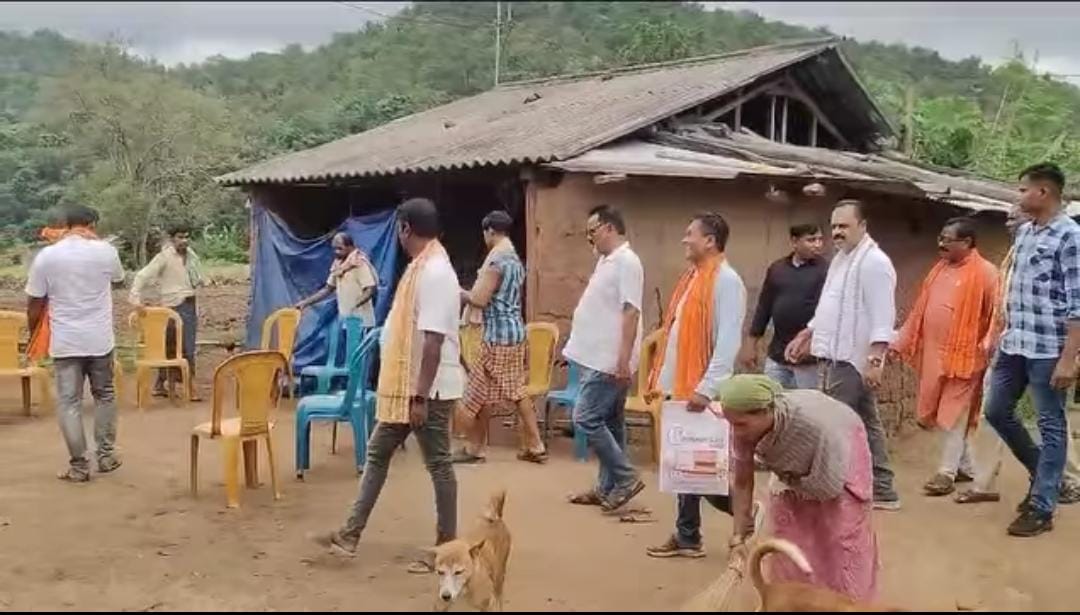 You are currently viewing ଗାଜଲବାଡି ପଞ୍ଚାୟତର ଅପହଞ୍ଚ ଅଞ୍ଚଳ ରାସ୍ତା ବିକାଶ ପାଇଁ ୧୨ କୋଟି ୧୭ ଲକ୍ଷ୍ୟ ଅନୁଦାନ ସୋରଡା ବିଧାୟକଙ୍କ ବଦାନ୍ୟତା