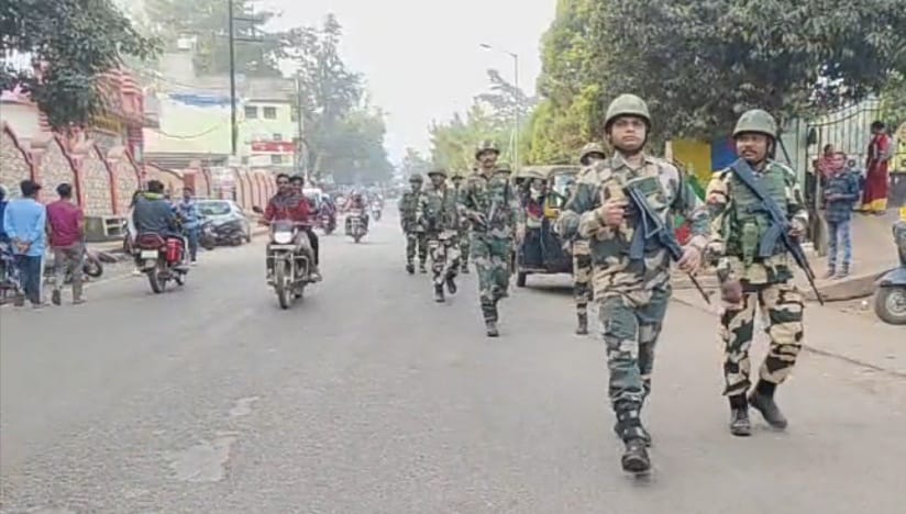 You are currently viewing ଦିନକ ପରେ ବଡ଼ଦିନ : ଫ୍ଲାଗ୍ ମାର୍ଚ୍ଚ ସହ ସକ୍ରିୟ ମୋବାଇଲ୍ ପାଟ୍ରୋଲିଂ ବ୍ୟବସ୍ଥା ଆରମ୍ଭ