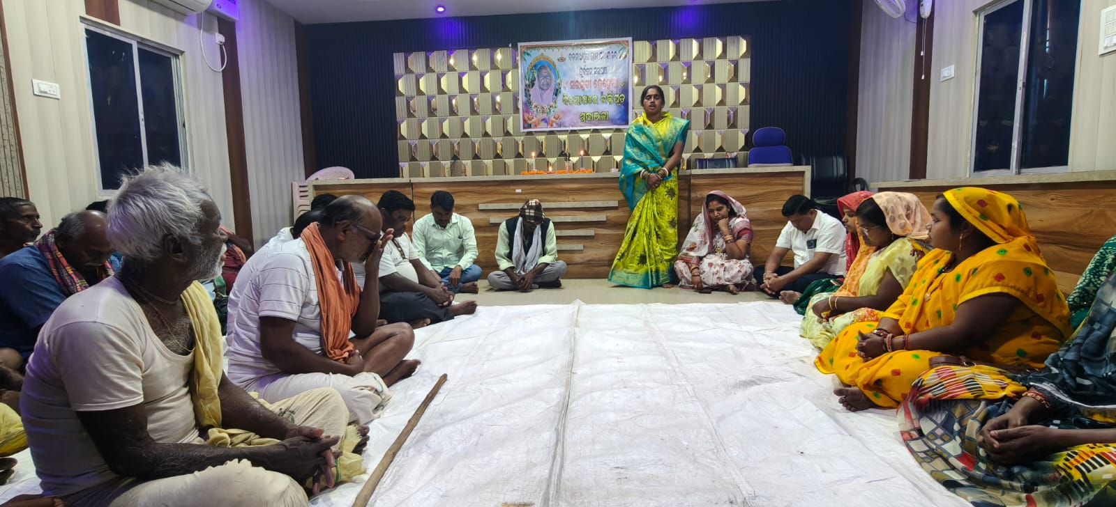 You are currently viewing ବଡମାଧପୁର ପଞ୍ଚାୟତର ପୂର୍ବତନ ସରପଞ୍ଚ ସରସ୍ଵତୀ ବେହେରାଙ୍କ ବିୟୋଗରେ ଶୋକ ସଭା ଅନୁଷ୍ଠିତ