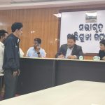 Read more about the article ବାଲିଗୁଡା ରେ କନ୍ଧମାଳ ଜିଲ୍ଲାପାଳ ଙ୍କ ଯୁଗ୍ମ ଅଭିଯୋଗ ଶୁଣାଣି