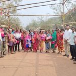 Read more about the article ଆଦିବାସୀ ଗାଁ ରେ ଶୀତବସ୍ତ୍ର ବାଣ୍ଟିଲା ଜନମଙ୍ଗଳ ପରିଷଦ