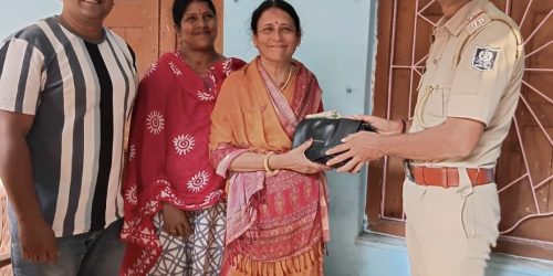 ହଜିଥିବା ବ୍ଯାଗ ଭକ୍ତଙ୍କୁ ଫେରାଇଲା ପୋଲିସ