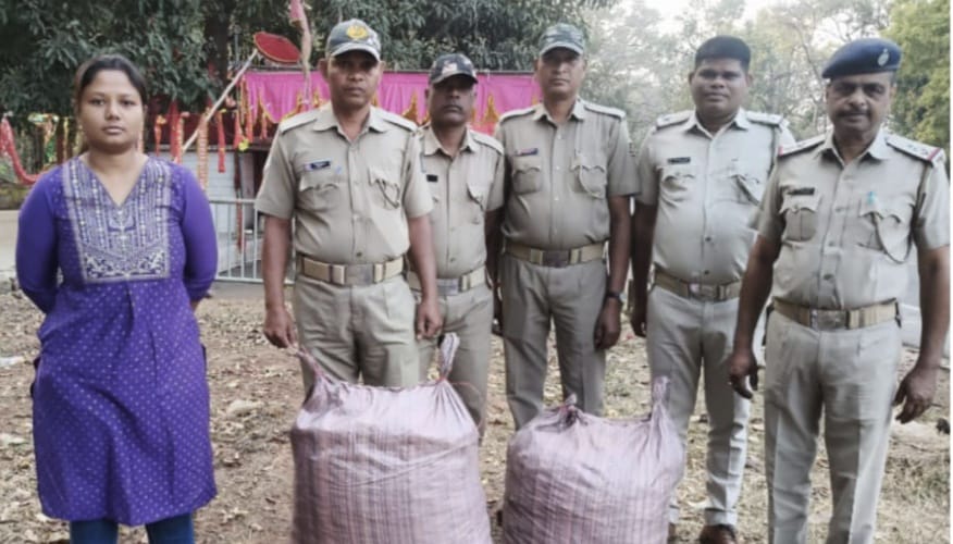 You are currently viewing ପୋଲିସ ପାଟ୍ରୋଲିଂ ବେଳେ ଗଞ୍ଜେଇ ଜବତ: ମାଫିଆ ଫେରାର