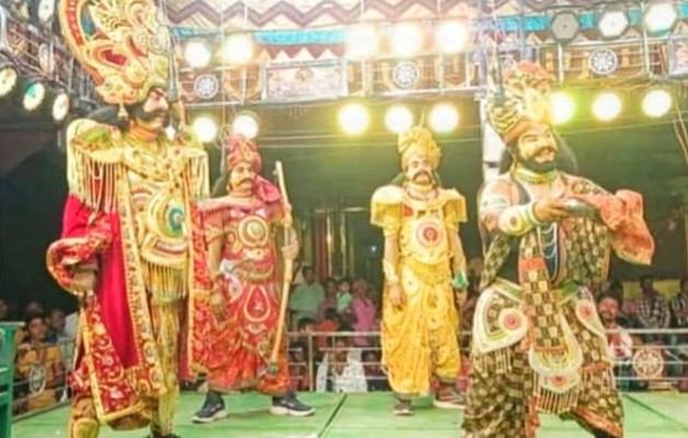 You are currently viewing ଦୋଳ ଯାତ୍ରା ଉପଲକ୍ଷେ ଗୋଲିଆ ରେ ନାଟକ ” ବିଜୟ ପାଣ୍ଡବ” ମଞ୍ଚସ୍ଥ