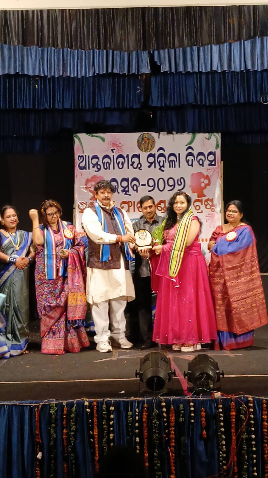 You are currently viewing ମହିଳାଙ୍କ ଉନ୍ନତିରେ ଦେଶର ପ୍ରଗତି : ସଙ୍ଗଶ୍ରୀ ଫାଉଣ୍ଡେସନଟ୍ରଷ୍ଟ ପକ୍ଷରୁ ଆନ୍ତର୍ଜାତୀୟ ମହିଳା ଦିବସ ପାଳିତ