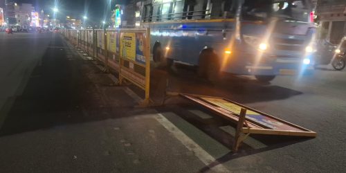 ଝଡବତାସ ପାଇଁ ବଡଦାଣ୍ଡରେ ବ୍ଯାରିକେଡ ବିପଦ